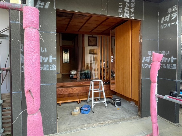 20250529-47　玄関扉入れ替え〜玄関周り左官下地